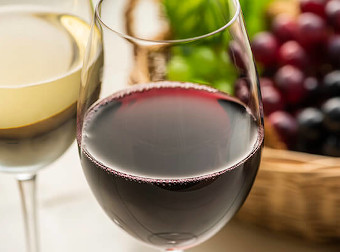 ワインエキスが抽出できる赤ワインのイメージ