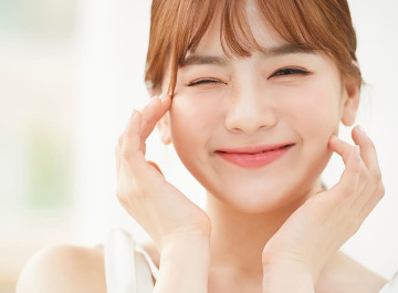 独自処方のフローレスフィットでなめらかな透明肌